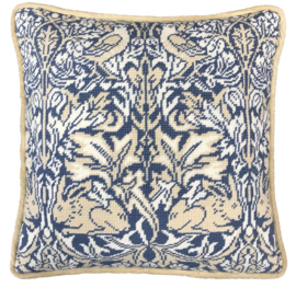 PETIT POINT WILLIAM MORRIS - BRER RABBIT TAPESTRY - BOTHY THREADS