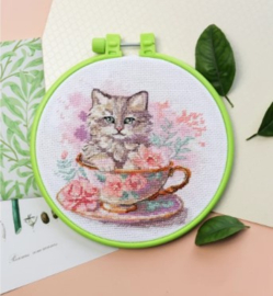 AHM-077 Borduurpakket ABRIS ART - Tea Party -  Thee Feestje