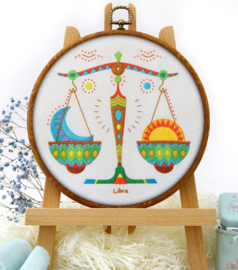 ZODIAC SIGNS - Embroidery (WEEGSCHAAL)