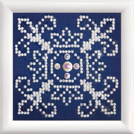 Diamond Dotz - DD1.003F - Mandala wit op blauw met lijst