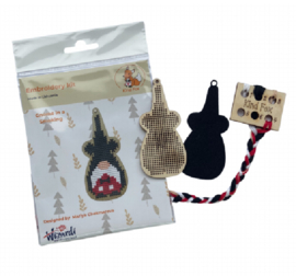 Borduurpakket op hout - Kerstboomhanger Gnome in Smoking - Kind Fox