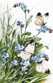 Borduurpakket LETI 939 Butterflies and bluebird flowers