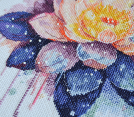 AH-212 Borduurpakket ABRIS ART - Shining Lotus - Schijnende Lotus