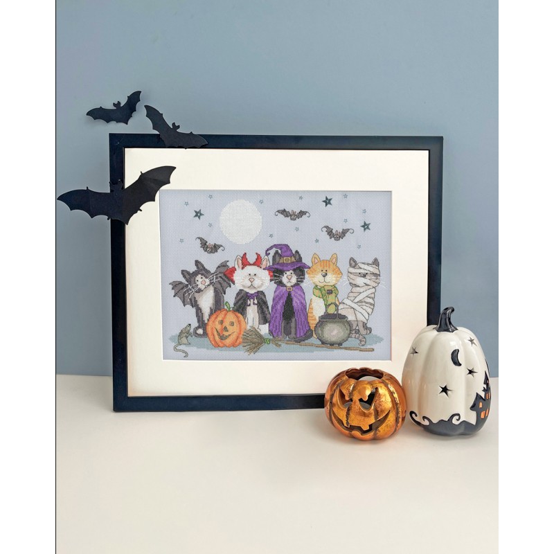Borduurpakket Karen Tye Bentley - Fiendish Felines - Bothy Threads