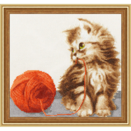 S/NL042 KITTEN WITH THREADS