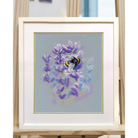 1683  Borduurpakket - Bumblebee on lavender - OVEN