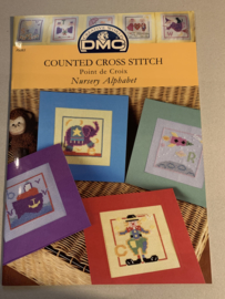 DMC Cross Stitch patroon - Nursery Alphabet