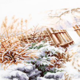 350-742 - Winter Yard - Magic Needle