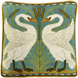 PETIT POINT BORDUURPAKKET WALTER CRANE - SWAN, RUSH AND IRIS TAPESTRY - BOTHY THREADS