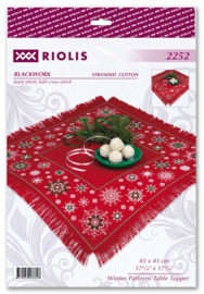 2252 Winter Patterns Table Topper - RIOLIS