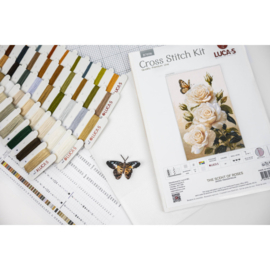 B7056  Borduurpakket Luca-S - The Scent of Roses - De Geur van Rozen