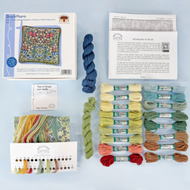 Petit Point borduurpakket William Morris - Blackthorn - Bothy Threads