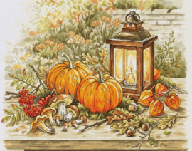 BU5114 Borduurpakket Luca-S - Autumn by Lantern Light - Herfst bij Lantaarn Licht