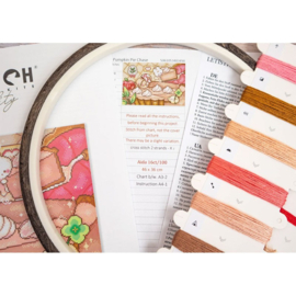 Borduurpakket LETI L10-013 - Pumpkin Pie Chase - Pompoentaart Achtervolging - Letistitch