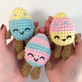 HAPPY HOPPY - paaseieren - Amigurumi (complete set inclusief haaknaald)