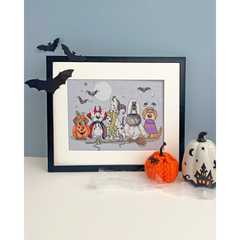 Borduurpakket Karen Tye Bentley - Howling Hounds - Bothy Threads