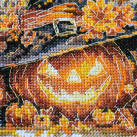 AHM-102 Borduurpakket ABRIS ART - Autumn Mystery - Herfst Mysterie
