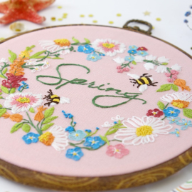 Spring Wreath - Embroidery (Lentekrans)