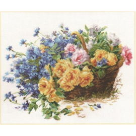 FLOWERS. ROSES AND CORNFLOWERS - ALISA