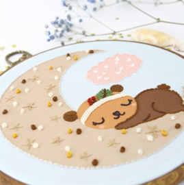 Baby Sleeping Bear - Embroidery (Slapende Beer)