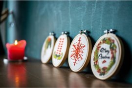 Borduurpakket - Daffy's Borduurkit met borduurring starterskit kerst - Vervaco