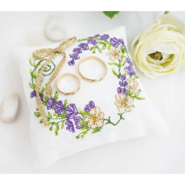 W05 - Borduurpakket Luca-S - The Royal Heart - RingKussentje