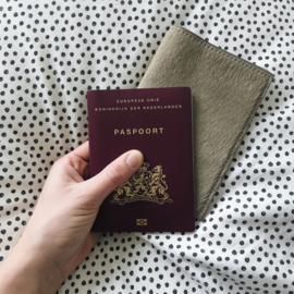 TAUPE PASSPORT COVER
