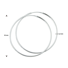 zilveren oorring  dikte 1,5 mm.