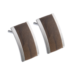 Stalen oorstekers met  hout