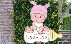 Geboortebord Lou-Lou - schattige baby met roze mutsje slabbetje fles