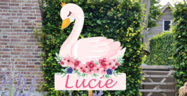 Geboortebord Lucie  - zwaan met bloemen en kroontje