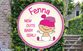 Geboortebord Fenna  -  baby met mutsje