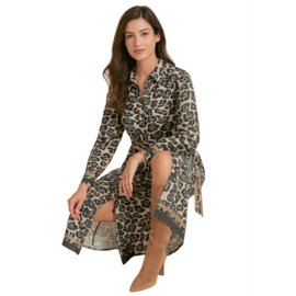 K-design B112 P014 Travelstof maxi jurk met luipaard print en band | FW2025-2026