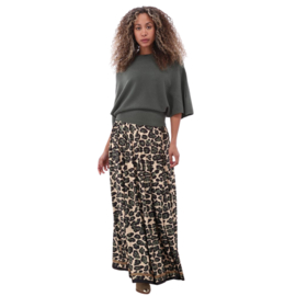 K-design B113 P014 Travelstof maxi rok met luipaard print | FW2025-2026