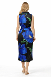 K-design C318 P090 | Mouwloze travelstof midi jurk met riem | SS2026