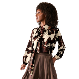 K-design B133 P018 Travelstof blouson top met vaste sjaal | FW2025-2026