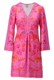 K-design C415 P130 | Travelstof jurk met V-hals en kraaltjes | SS2026