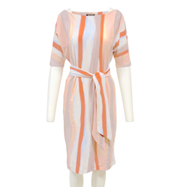 Mi Piace travelstof jurk Swirly met boothals & band - Grape Apple