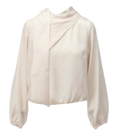K-design B776 Birch Silklook blouse met vaste sjaal | FW2025-2026