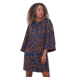 K-design B311 P057 Travelstof jurk met ronde hals en print | FW2025-2026