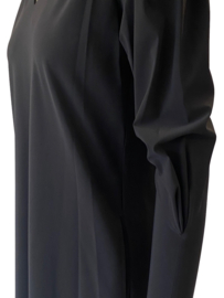 Only-M zwarte travelstof jurk met plooien nr. 070
