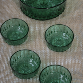 Schaal - Saladeschaal - Serveersschaal - vintage - Smaragdgroen - Inclusief vier kleine schaaltjes - Uit de collectie van Arcoroc - Set van VIJF