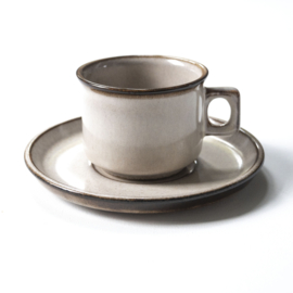 Kop en schotel - Koffiekop - Espressokop  en schotel - vintage - Potterie De Driehoek - Amsterdam - set van TWEE ( 2 x 2 stuks  beschikbaar )