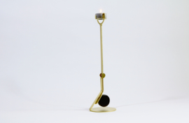 Rising Balance - dynamic candleholder