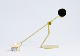 Rising Balance - dynamic candleholder