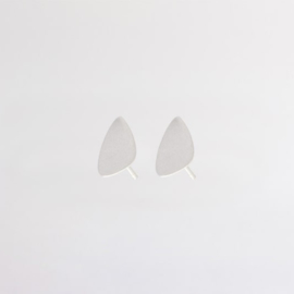 Dainty Pebble Studs Shiny Silver - Julia Otilia