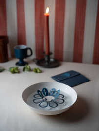 Magic Flower Antique - Jurianne Matter