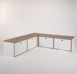 Lage bank met 2 rolbakken op wielen