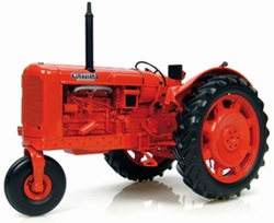 Nuffield Universal four row crop tractor Universal Hobbies Scale 1:16