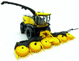 NEW HOLLAND FR650 (Toys-Farm) with Black rim MM2126.